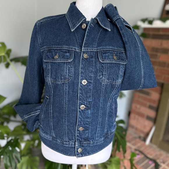 🛍️ Tommy Hilfiger 100% Cotton denim jacket size SP (pit to pit 17 inches) - Picture 9 of 9